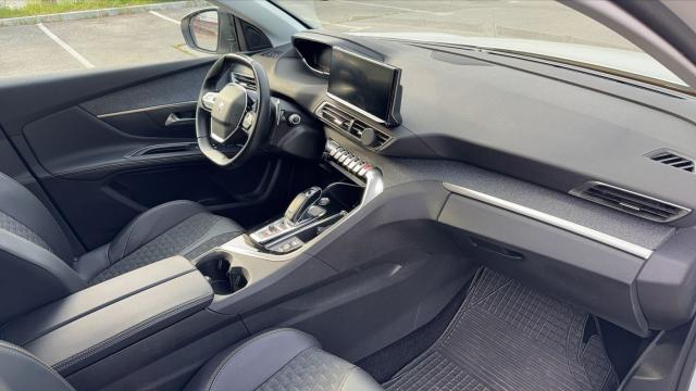 Peugeot 5008 image 2