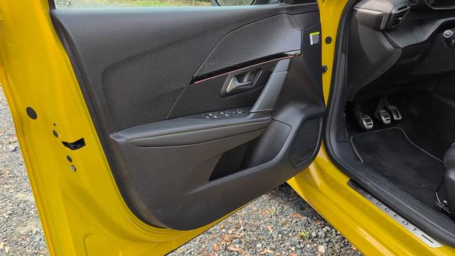 Peugeot 208 image 9