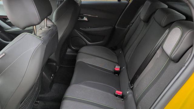 Peugeot 208 image 8