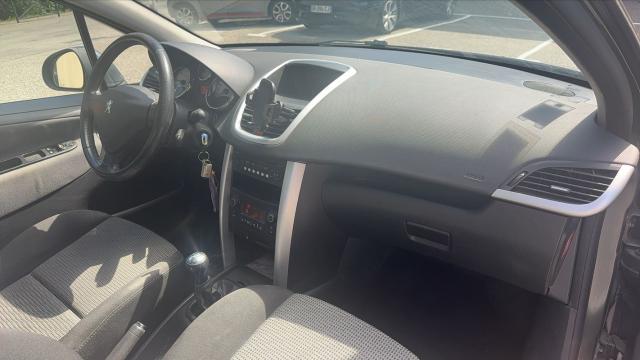 Peugeot 207 image 7