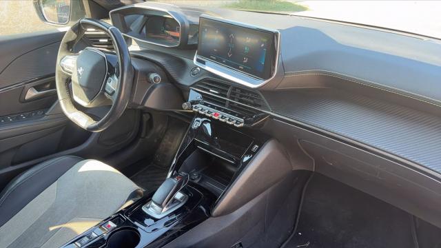 Peugeot 208 image 3