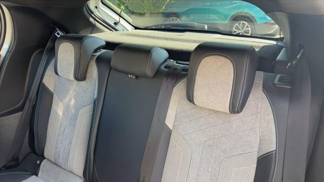 Peugeot 208 image 1