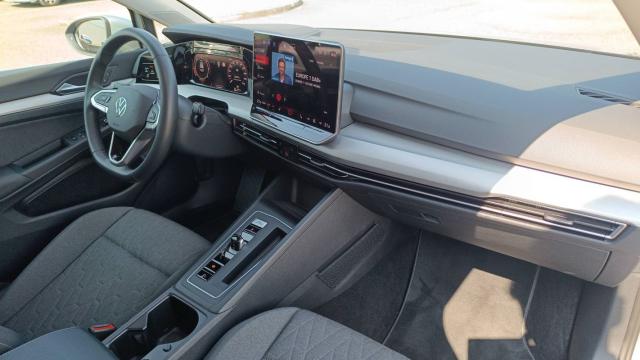 Volkswagen Golf image 8