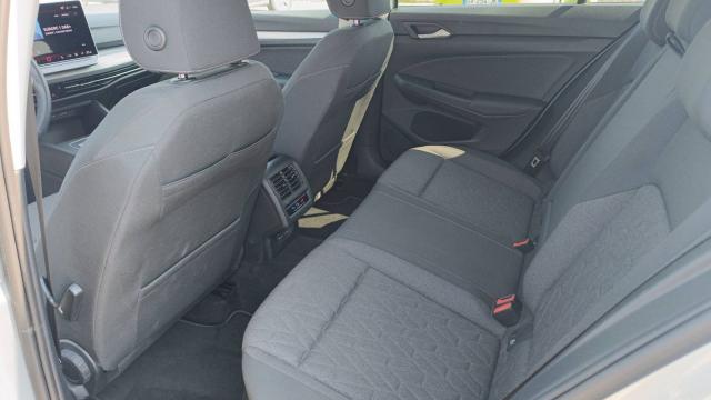 Volkswagen Golf image 9