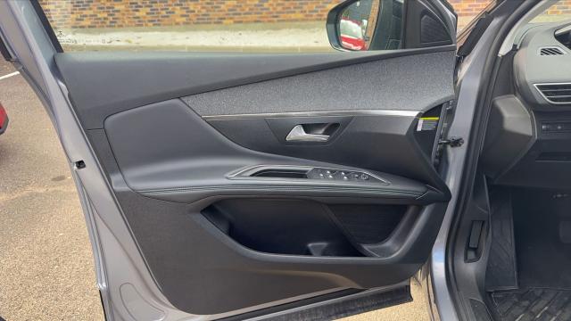 Peugeot 3008 image 9
