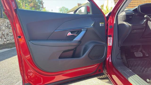 Peugeot 2008 image 8