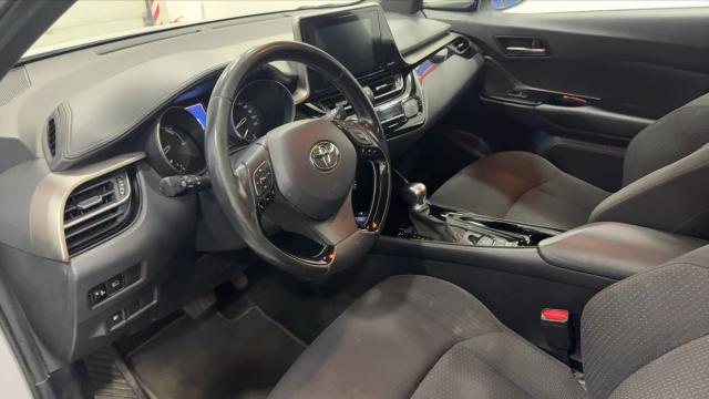 Toyota C-Hr image 5