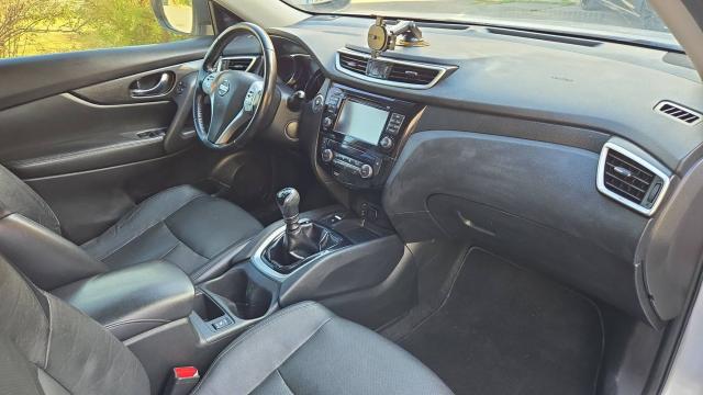 Nissan X-Trail image 1