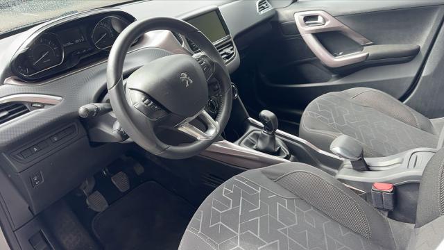 Peugeot 2008 image 6