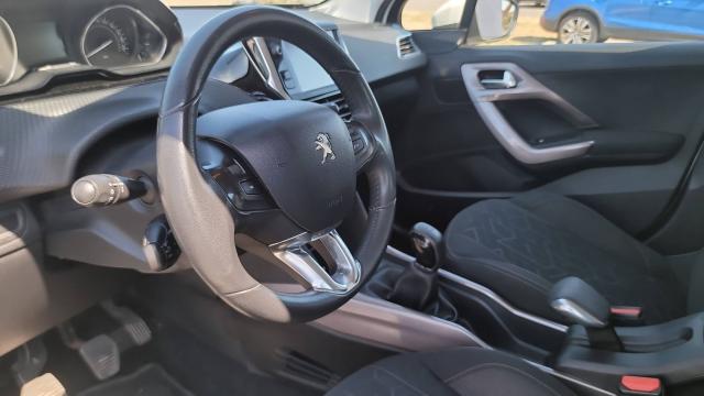 Peugeot 2008 image 1