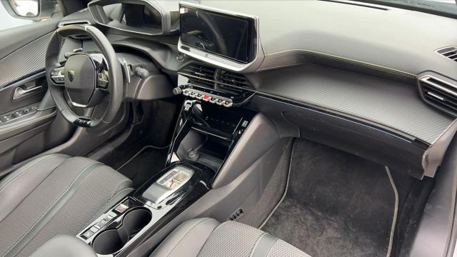 Peugeot 2008 image 2