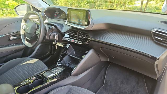 Peugeot 208 image 7