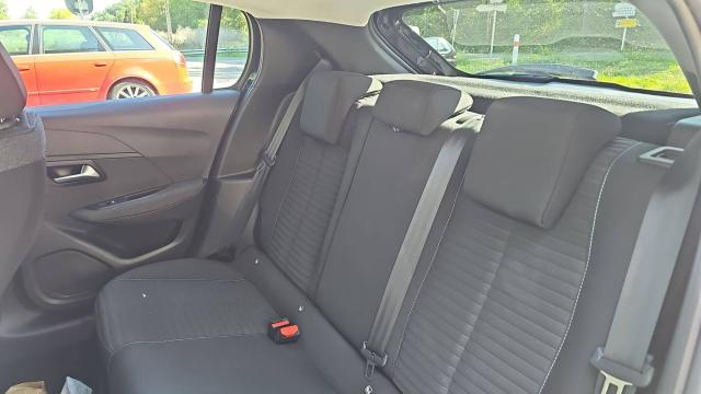Peugeot 208 image 5