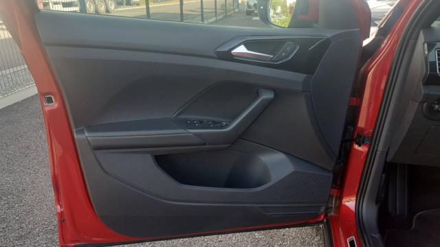 Volkswagen T-Cross image 3