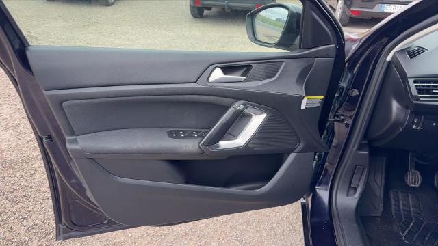 Peugeot 308 image 3