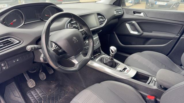 Peugeot 308 image 8
