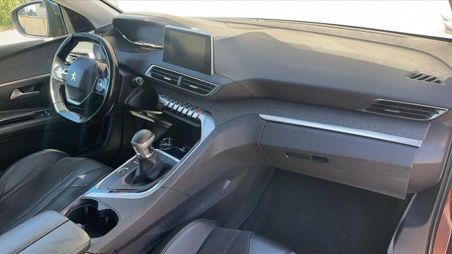 Peugeot 3008 image 8