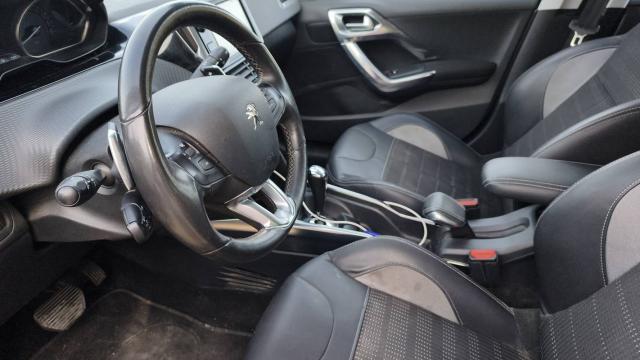 Peugeot 2008 image 8