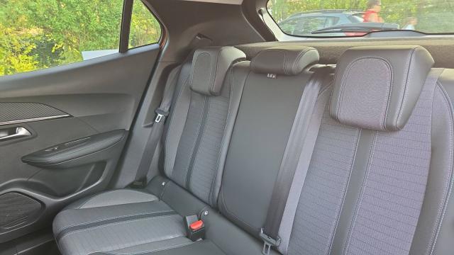 Peugeot 2008 image 8