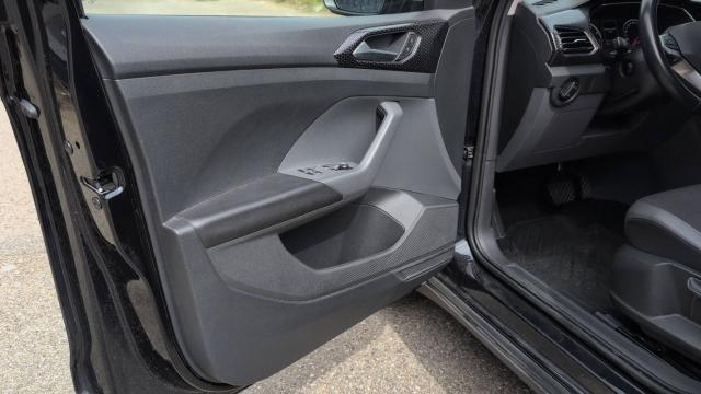 Volkswagen T-Cross image 2