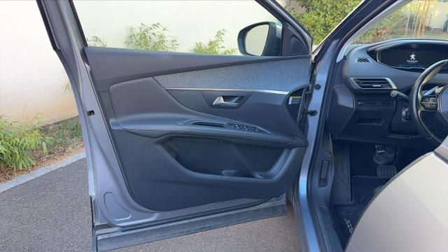 Peugeot 3008 image 1