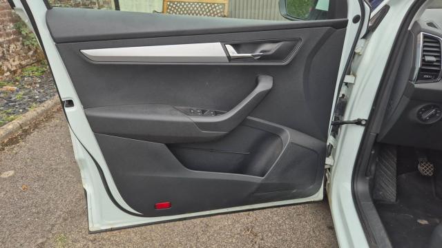 Skoda Karoq image 5