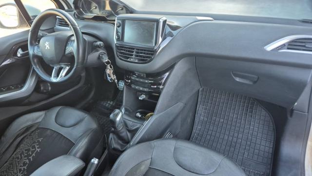 Peugeot 208 image 3