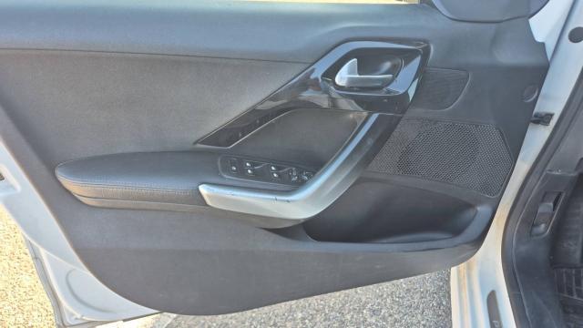 Peugeot 208 image 2