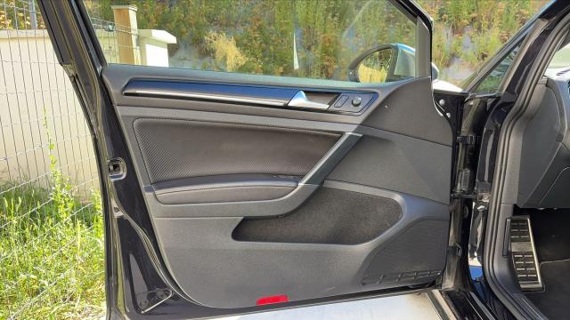 Volkswagen Golf image 6