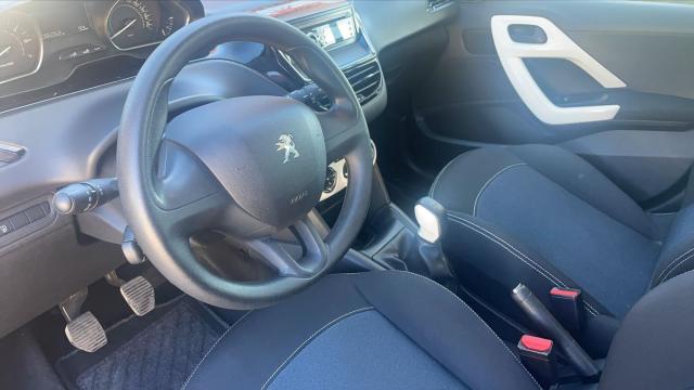 Peugeot 208 image 9