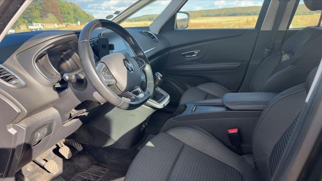 Renault Grand Scénic image 2