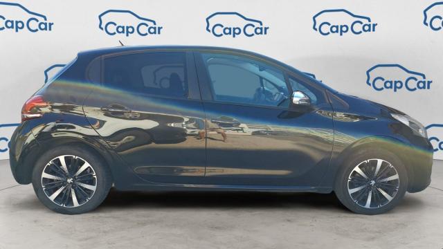 Peugeot 208 image 9