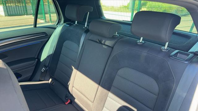 Volkswagen Golf image 6