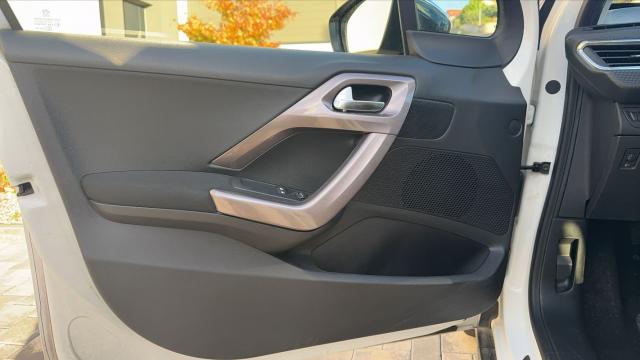 Peugeot 2008 image 6