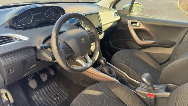 Peugeot 2008 image 3
