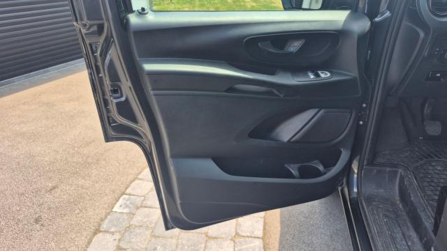 Mercedes Benz Vito image 3