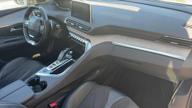 Peugeot 3008 image 3