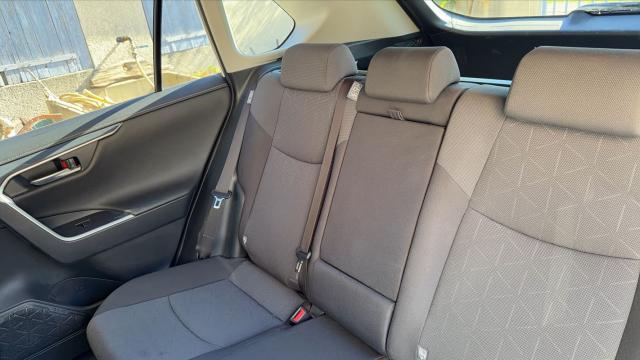 Toyota Rav4 image 6