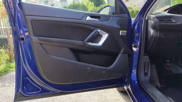 Peugeot 308 image 2