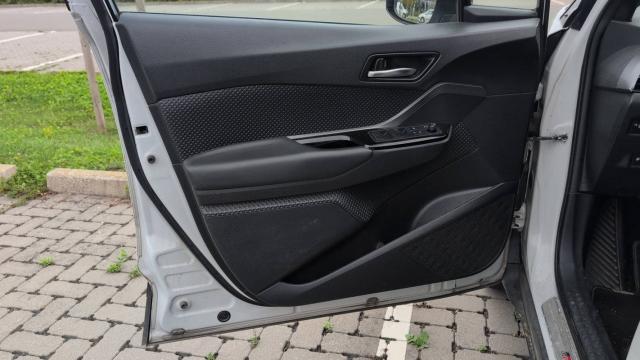 Toyota C-Hr image 5