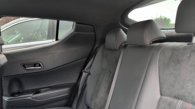 Toyota C-Hr image 2