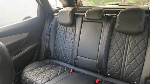Peugeot 3008 image 2