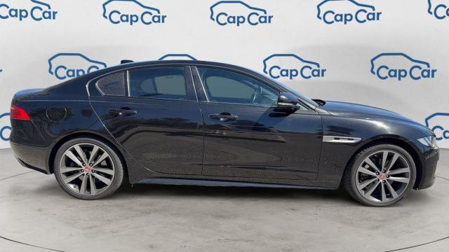 Jaguar Xe image 2