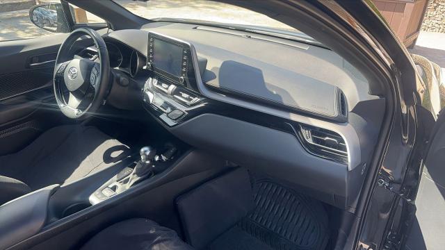 Toyota C-Hr image 6