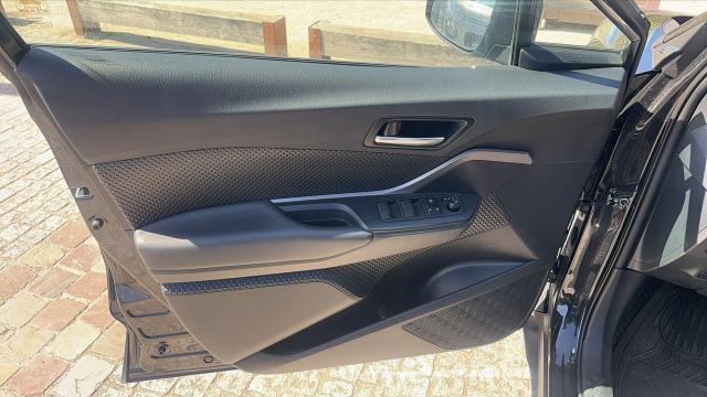Toyota C-Hr image 1