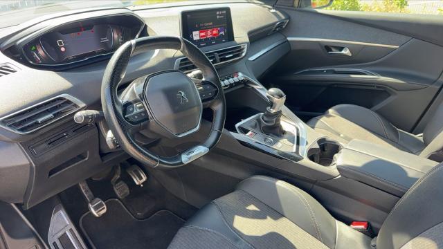 Peugeot 5008 image 4