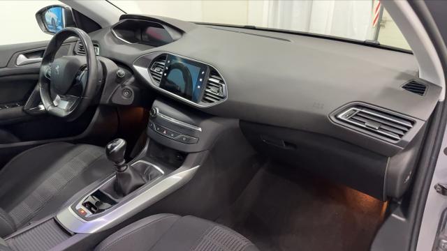 Peugeot 308 image 8