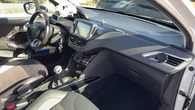 Peugeot 2008 image 2