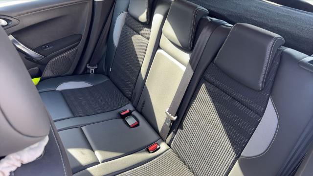 Peugeot 2008 image 8