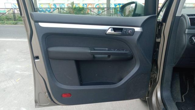 Volkswagen Touran image 2